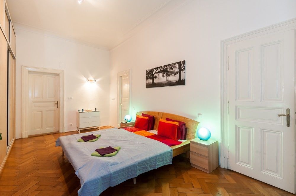 Prague Hostel Na Smetance Екстериор снимка