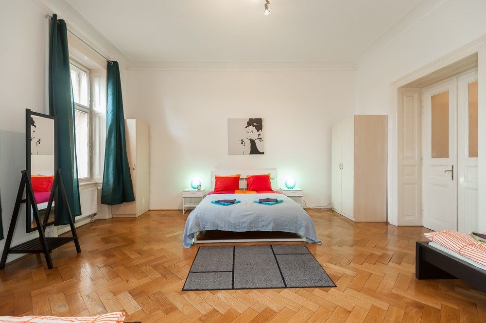 Prague Hostel Na Smetance Екстериор снимка